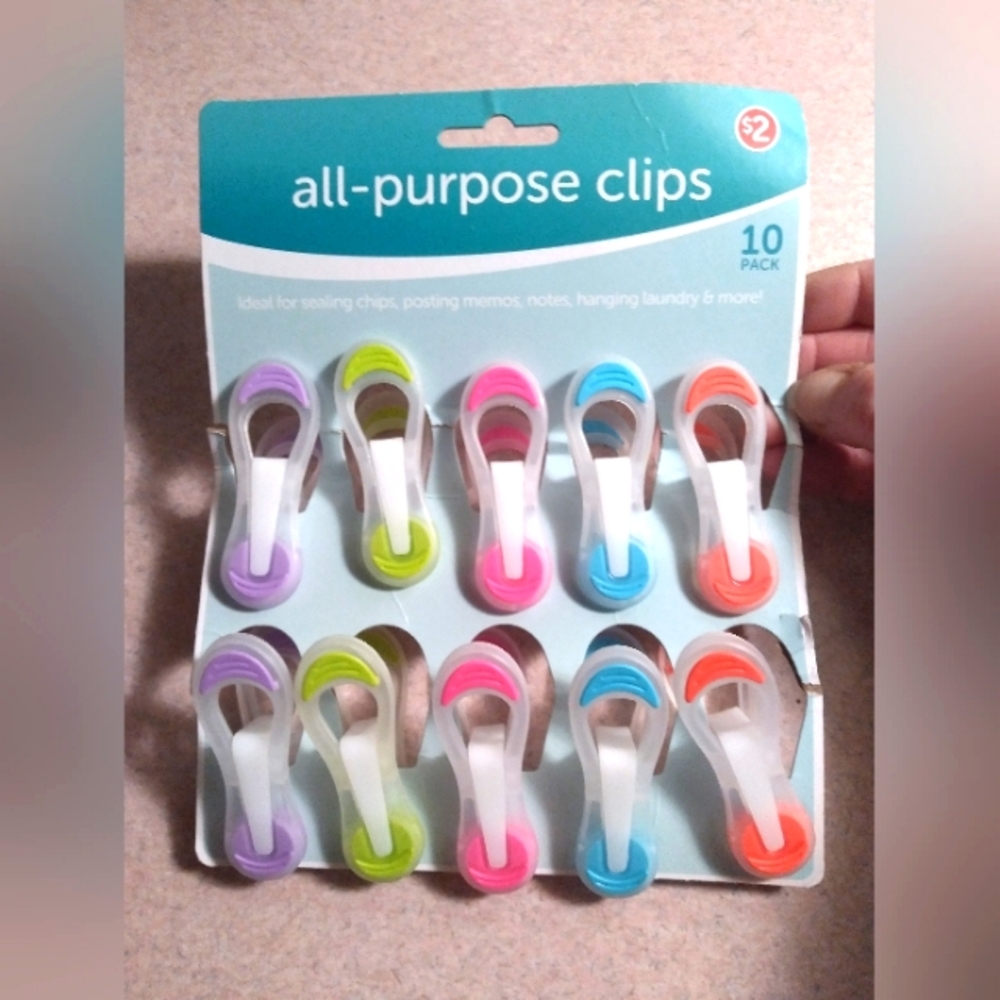 Must bundle! Base4 all purpose clips